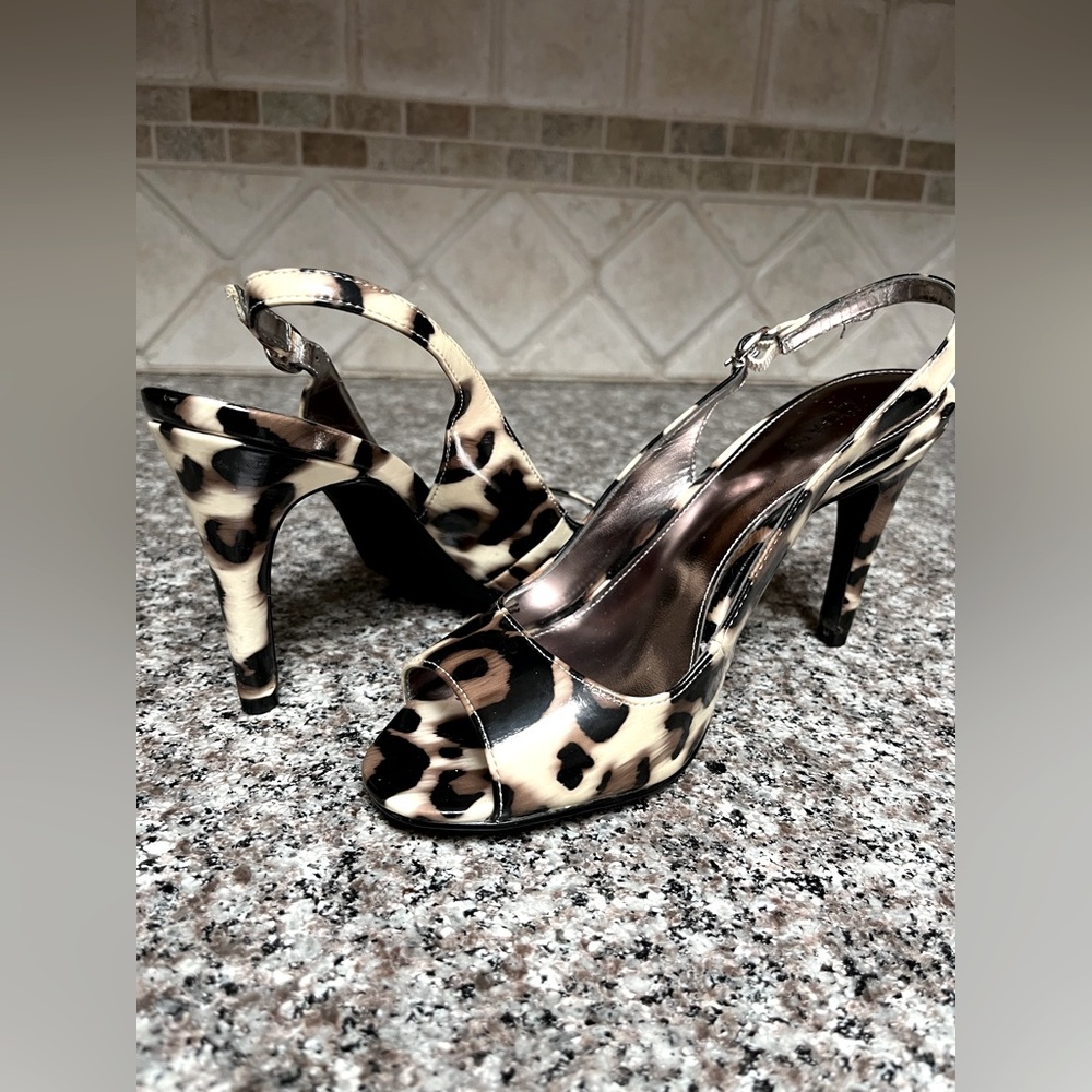 ALFANI Leopard print patent peep toe sling backs. Size 6 with 4” heels. Like new